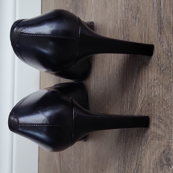 Browns Black Leather Heels - Picture 4 of 15